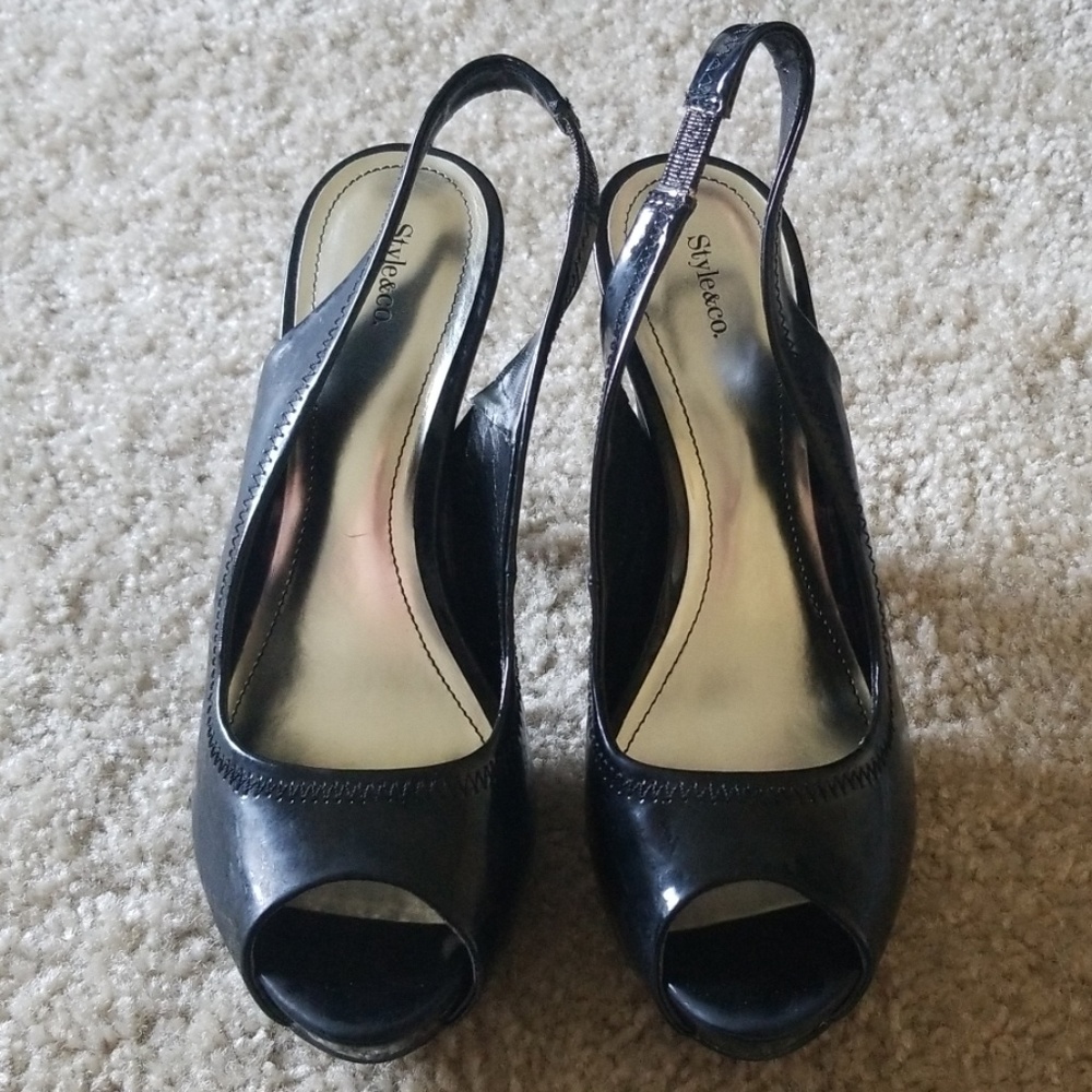 Black Patent Leather Pump